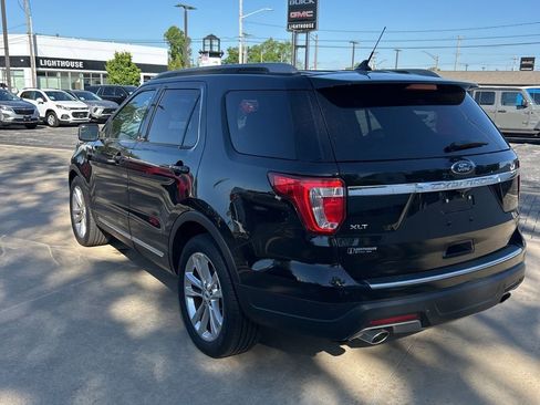Used 2018 Ford Explorer XLT w/ Equipment Group 202A FWD image 4