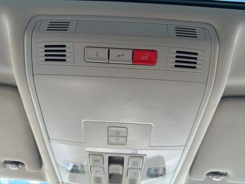 Used 2018 Volkswagen Tiguan SE w/ Panoramic Sunroof Package AWD/4WD image 40