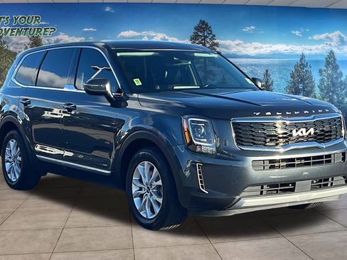 Used 2022 Kia Telluride LX image 3