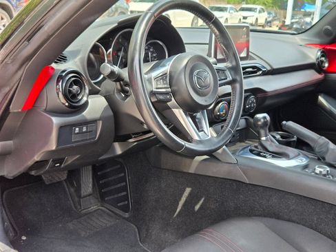 Used 2016 MAZDA MX-5 Miata Club RWD image 12