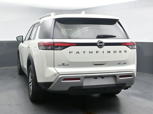Used 2023 Nissan Pathfinder SL AWD/4WD image 6