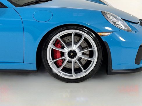 Used 2018 Porsche 911 GT3 w/ Sport Chrono Package RWD image 36