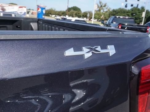 Used 2025 GMC Sierra 1500 SLT AWD/4WD image 5