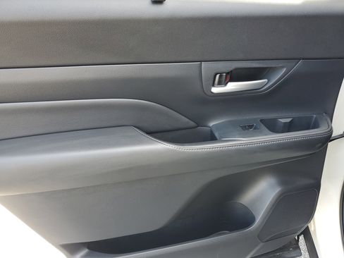 Used 2024 Toyota Grand Highlander Limited image 17