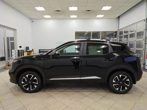 New 2026 Nissan Kicks SV w/ Cold Weather Package AWD/4WD image 6