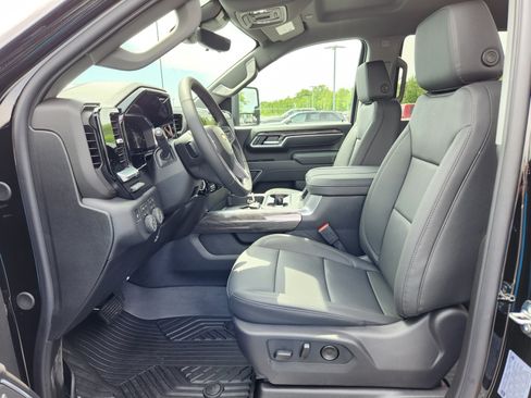 New 2026 Chevrolet Silverado 2500 LTZ w/ LTZ Convenience Package AWD/4WD image 9