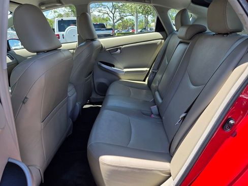 Used 2014 Toyota Prius Five FWD image 14