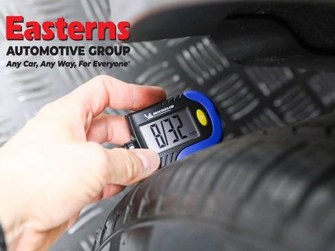 Used 2022 Volkswagen Tiguan SE R-Line image 26