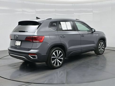 Used 2023 Volkswagen Taos SE w/ Panoramic Sunroof Package AWD/4WD image 30