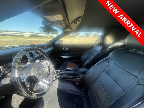 Used 2019 Ford Mustang Premium image 9