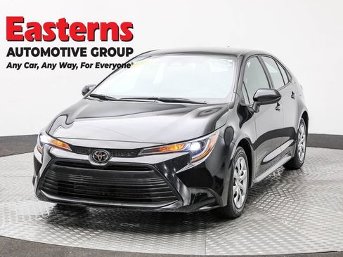 Used 2024 Toyota Corolla LE image 1