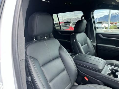 Certified 2024 GMC Acadia Elevation AWD/4WD image 18