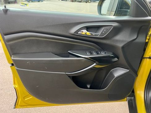Used 2025 Chevrolet Trax ACTIV w/ Sunroof Package FWD image 18
