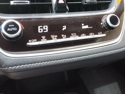 Used 2019 Toyota Corolla SE FWD image 20