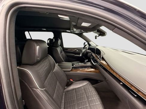 Used 2023 Cadillac Escalade ESV Sport Platinum w/ LPO, ONYX Package image 19