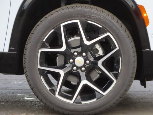 New 2026 Chevrolet Traverse High Country w/ LPO, Floor Liner Package image 17