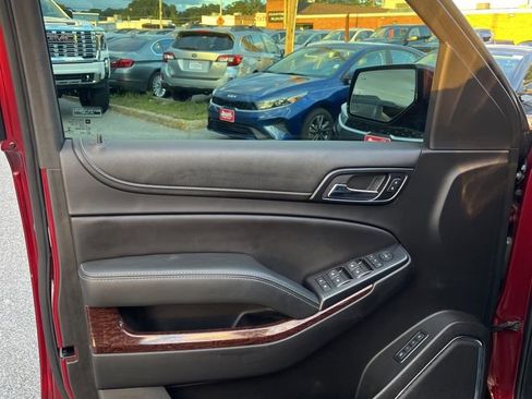 Used 2017 GMC Yukon SLT image 10