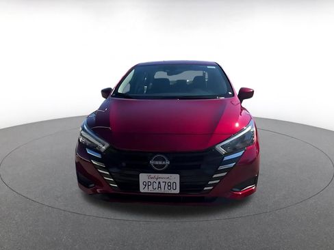 Used 2025 Nissan Versa SV image 4