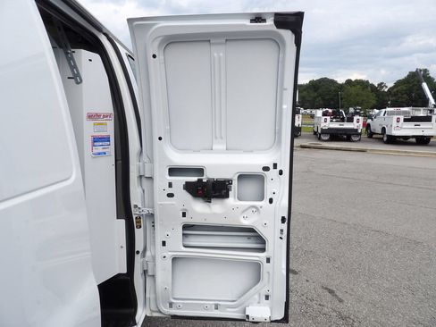 Used 2020 Chevrolet Express 2500 w/ Driver Convenience Package RWD image 29