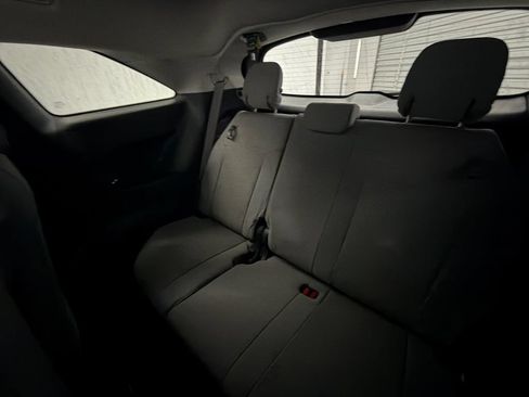 Used 2025 Toyota Sienna LE FWD image 20