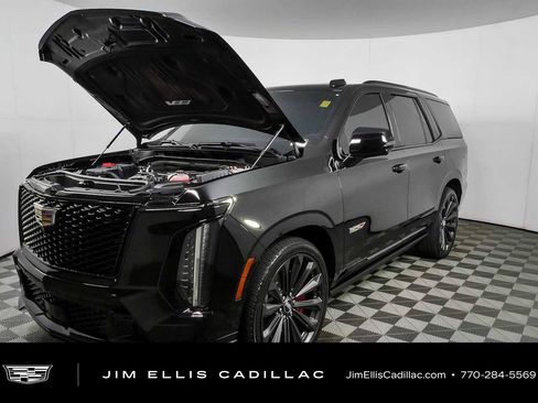 Certified 2025 Cadillac Escalade V AWD/4WD image 37