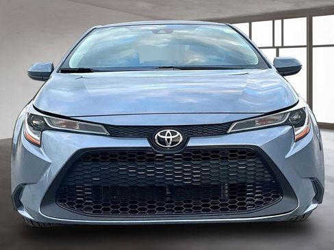 Used 2020 Toyota Corolla LE image 2