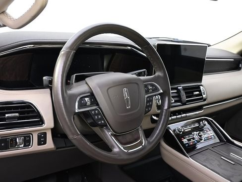 Certified 2022 Lincoln Navigator Reserve image 11