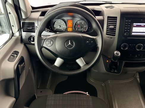 Used 2018 Mercedes-Benz Sprinter 2500 image 19