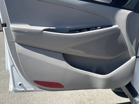 Used 2019 Hyundai Tucson SE AWD/4WD image 10