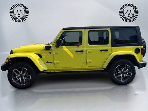 Used 2024 Jeep Wrangler Unlimited AWD/4WD image 8