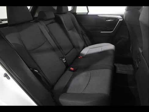 Used 2025 Toyota RAV4 XLE AWD/4WD image 18