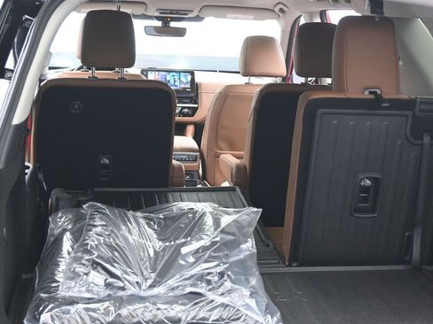 New 2026 Nissan Pathfinder Platinum image 24