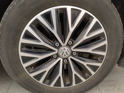 Used 2019 Volkswagen Jetta SE w/ Cold Weather Package FWD image 31