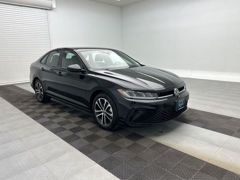 Used 2026 Volkswagen Jetta Sport FWD image 7
