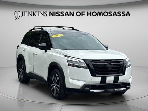 Used 2023 Nissan Pathfinder Platinum w/ Black Appearance Package FWD image 1