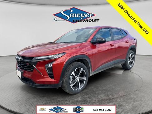 Used 2024 Chevrolet Trax RS w/ Driver Confidence Package FWD image 1