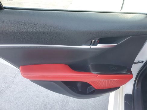 Used 2022 Toyota Camry XSE image 13