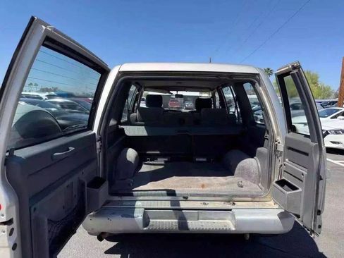 Used 2000 Isuzu Trooper S image 20