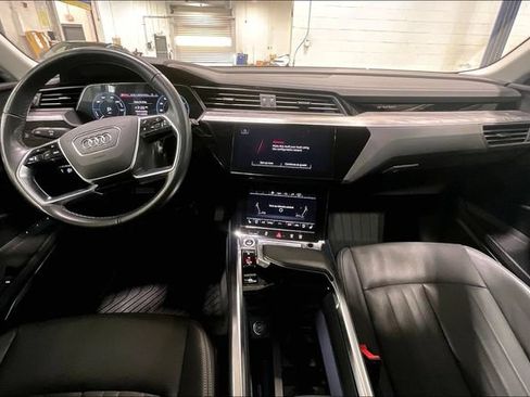 Certified 2023 Audi e-tron Premium Plus w/ Premium Plus Package AWD/4WD image 15