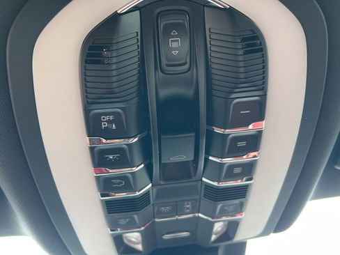 Used 2024 Porsche Macan GTS AWD/4WD image 19