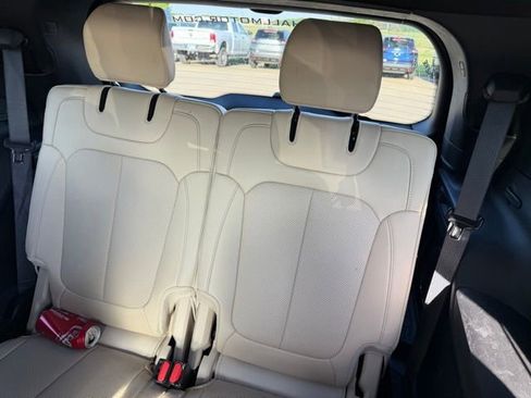 Used 2023 Jeep Grand Cherokee L Limited w/ Luxury Tech Group II AWD/4WD image 15