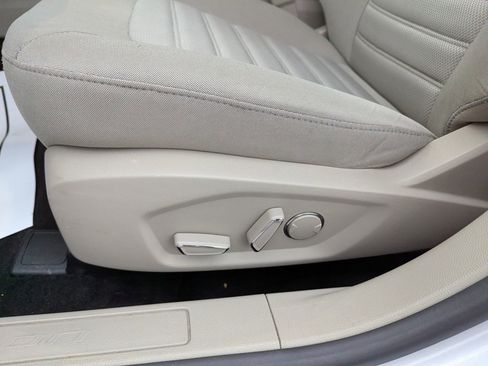 Used 2019 Ford Fusion SE image 11