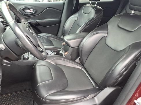 Used 2019 Jeep Cherokee Latitude Plus AWD/4WD image 14