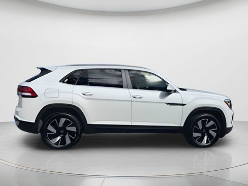 New 2026 Volkswagen Atlas Cross Sport SE image 9