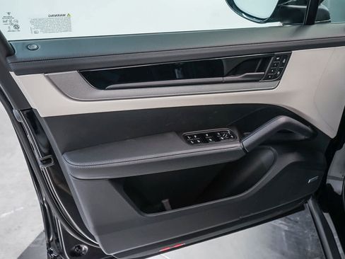 New 2026 Porsche Cayenne S AWD/4WD image 28