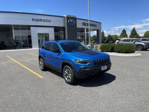 Used 2022 Jeep Cherokee Trailhawk w/ Comfort/Convenience Group AWD/4WD image 2