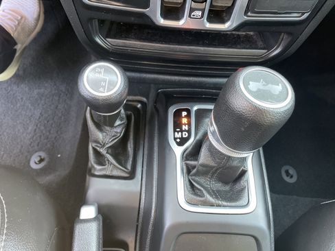 Used 2020 Jeep Wrangler Unlimited Sport image 43