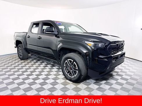 Certified 2025 Toyota Tacoma TRD Sport RWD image 1