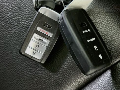 Used 2017 Acura TLX FWD image 36