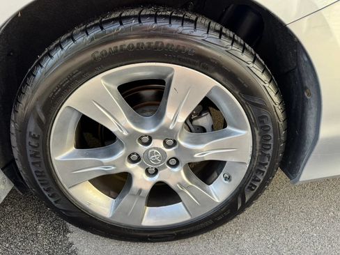 Used 2013 Toyota Sienna SE FWD image 27